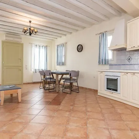 Sarris House Apartamento Stení