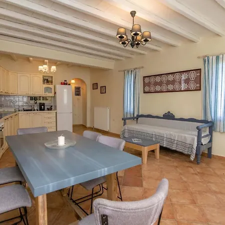 Sarris House Stení